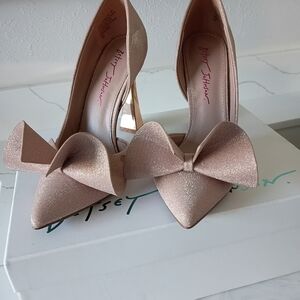 Betsey Johnson Women's Pink Bow Heels